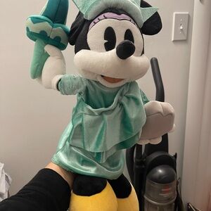 Disney Minnie Mouse Statue of Liberty Plush - Green and Black.